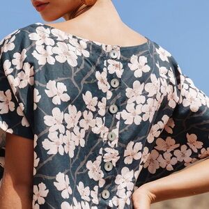 NWT Ava Sky Top Milano in Linen Shadow Sakura